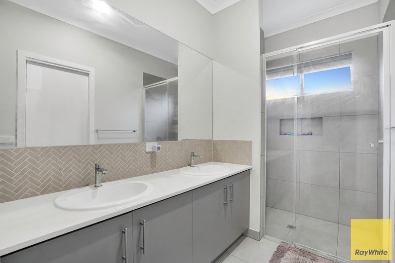 Photo - 7 Flanagan Street, Tarneit VIC 3029 - Image 5