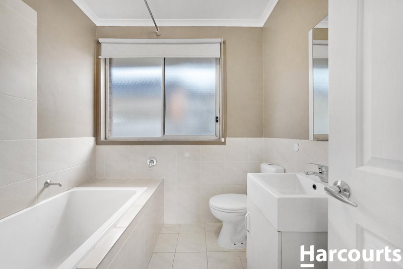 Photo - 7 Flemington Crescent, Werribee VIC 3030 - Image 5