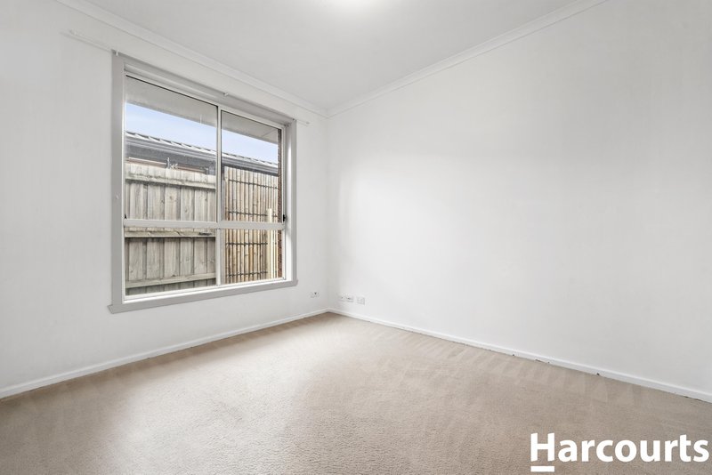 Photo - 7 Flemington Crescent, Werribee VIC 3030 - Image 7