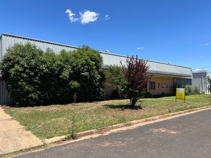 7 Fletcher Crescent, Dubbo NSW 2830