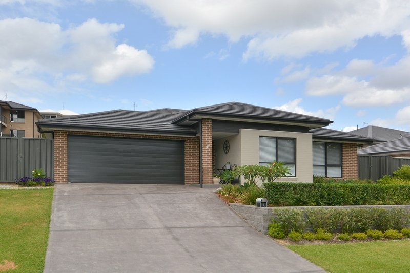 Photo - 7 Floresta Crescent, Cameron Park NSW 2285 - Image 8