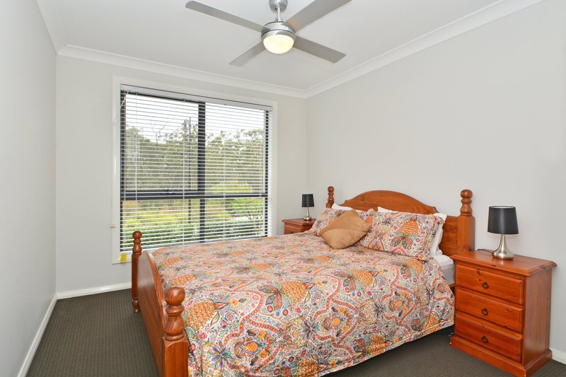 Photo - 7 Floresta Crescent, Cameron Park NSW 2285 - Image 10