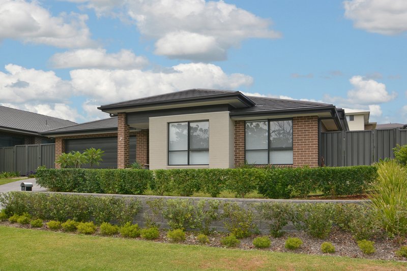 7 Floresta Crescent , Cameron Park NSW 2285