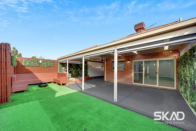 Photo - 7 Flowerdale Crescent, Roxburgh Park VIC 3064 - Image 19