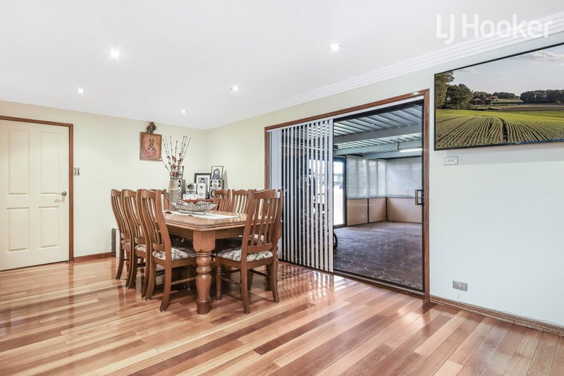 Photo - 7 Footscray Street, St Johns Park NSW 2176 - Image 3