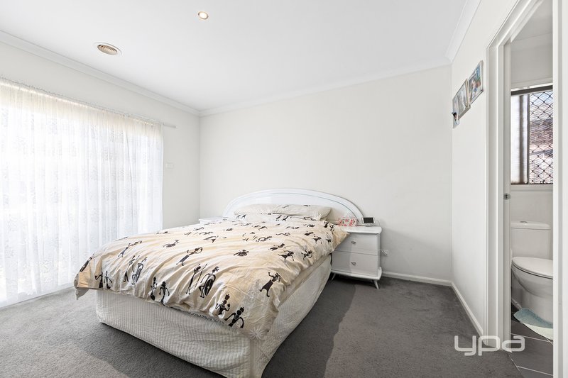 Photo - 7 Forde Avenue, Melton South VIC 3338 - Image 8