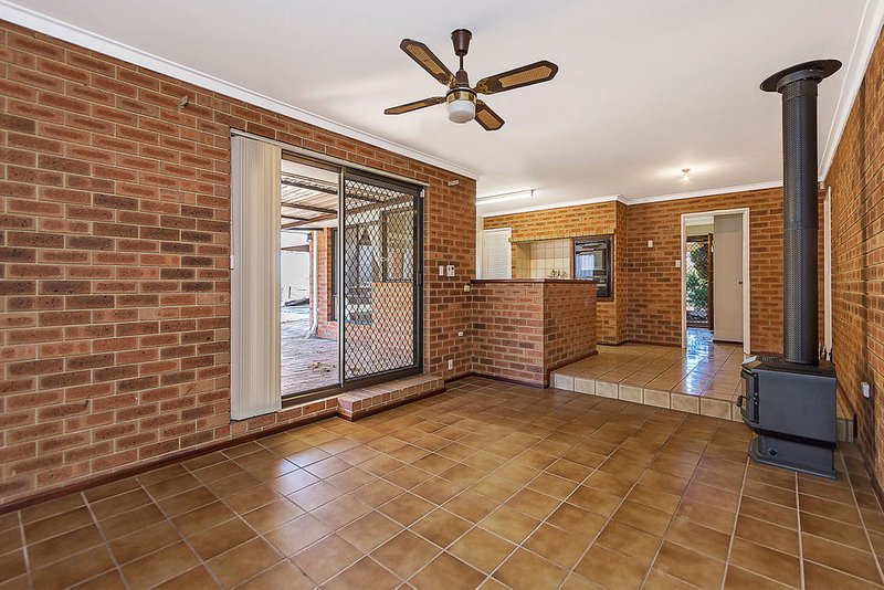 Photo - 7 Fordred Place, Parmelia WA 6167 - Image 6