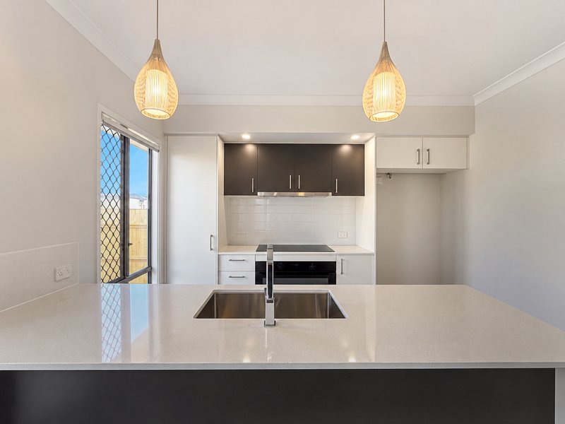 Photo - 7 Forestoak Street, Narangba QLD 4504 - Image 6