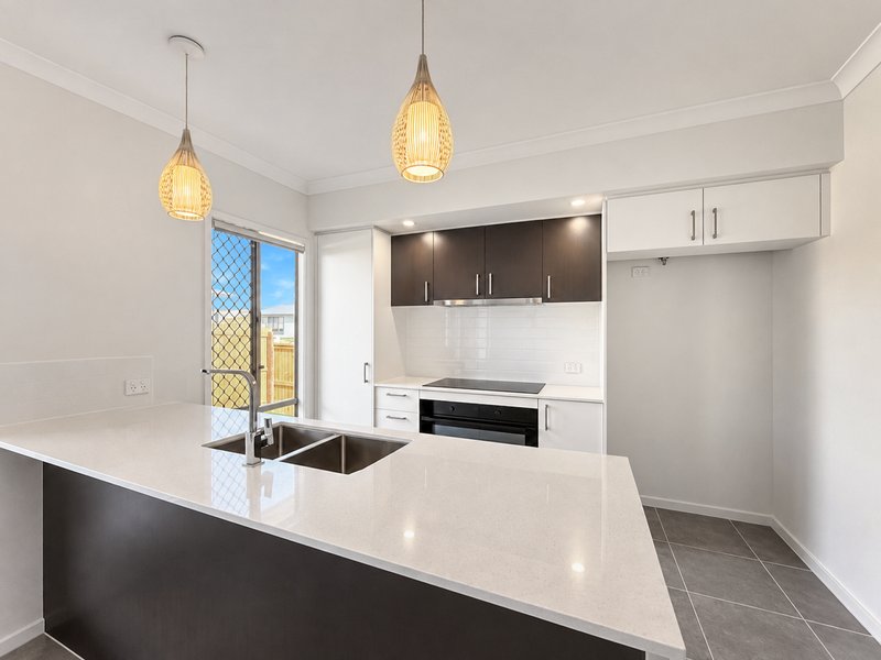 Photo - 7 Forestoak Street, Narangba QLD 4504 - Image 7