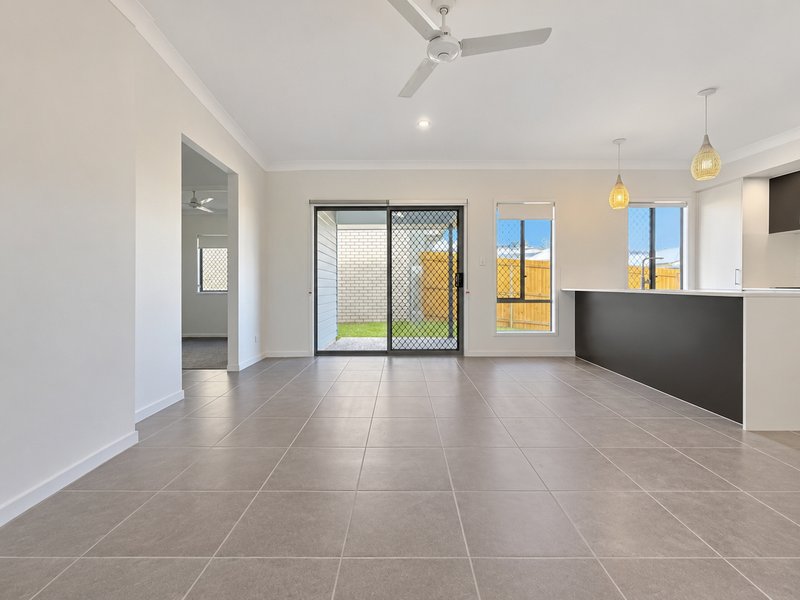 Photo - 7 Forestoak Street, Narangba QLD 4504 - Image 8