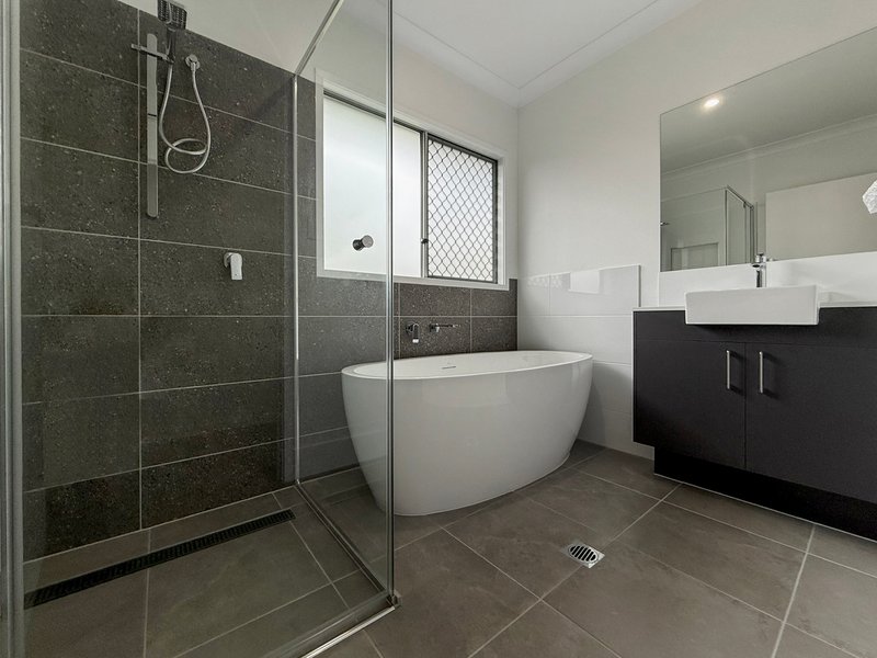 Photo - 7 Forestoak Street, Narangba QLD 4504 - Image 11