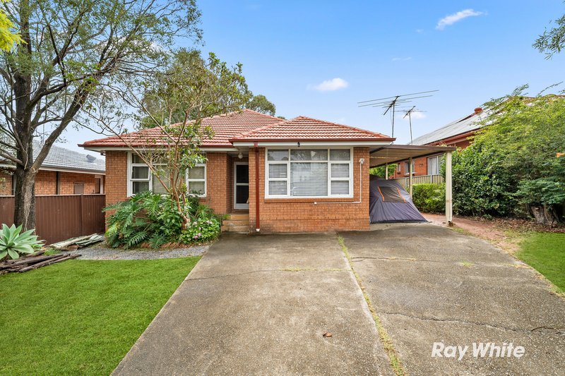 7 Fox Hills Crescent, Toongabbie NSW 2146