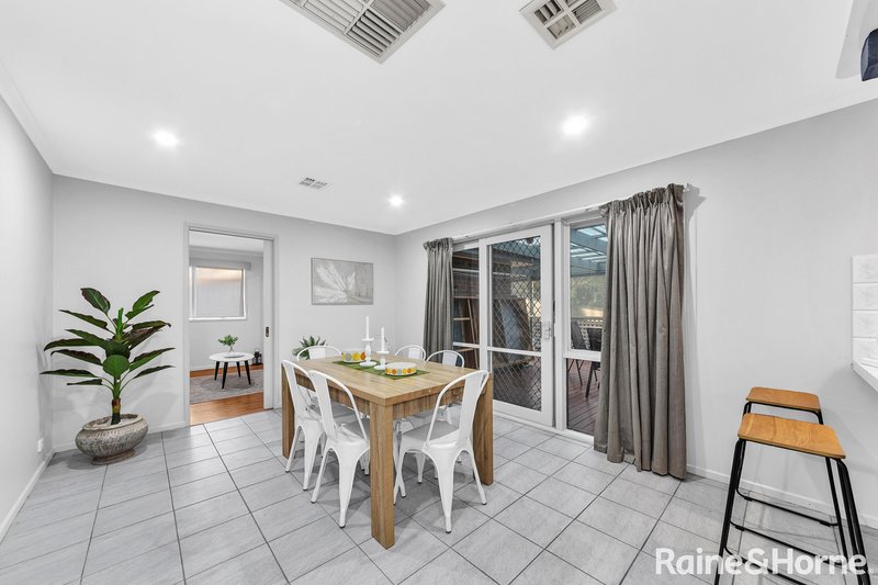 Photo - 7 Foxglove Court, Cranbourne North VIC 3977 - Image 6