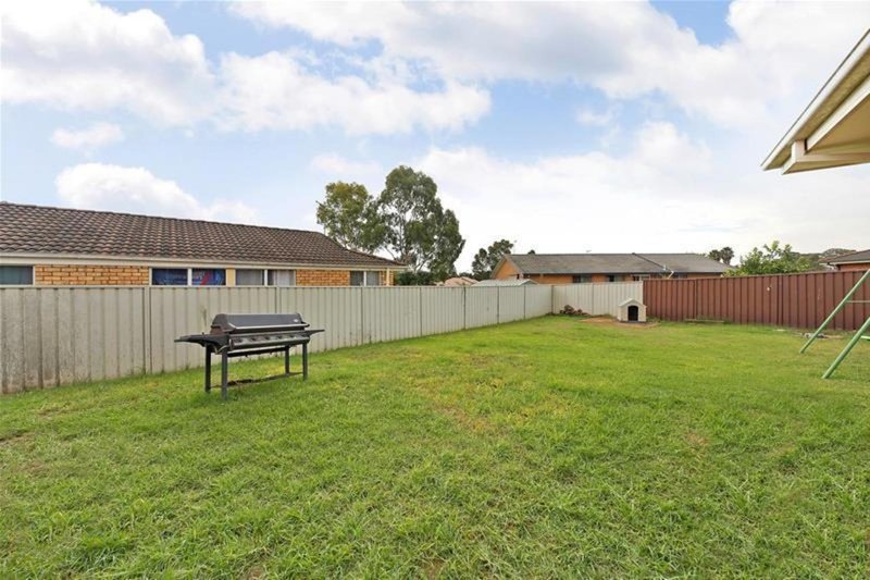 Photo - 7 Francisco Crescent, Rosemeadow NSW 2560 - Image 4