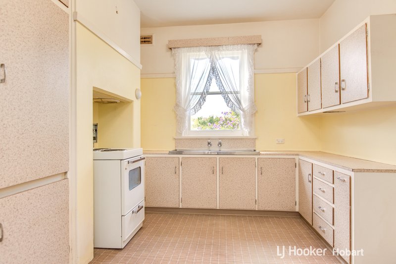 Photo - 7 Fraser Street, New Town TAS 7008 - Image 3