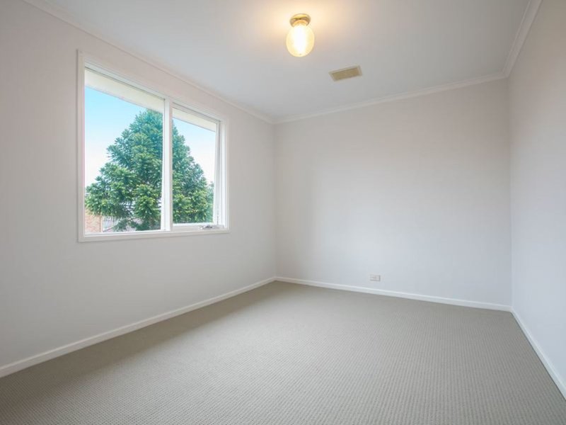 Photo - 7 Frensham Place, Dural NSW 2158 - Image 8