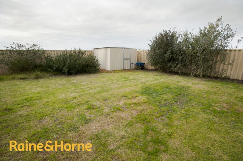 Photo - 7 Friartuck Road, Dalyellup WA 6230 - Image 14