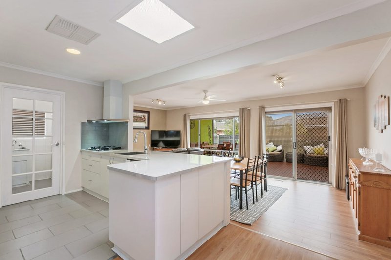 Photo - 7 Galilee Crescent, Mill Park VIC 3082 - Image 2