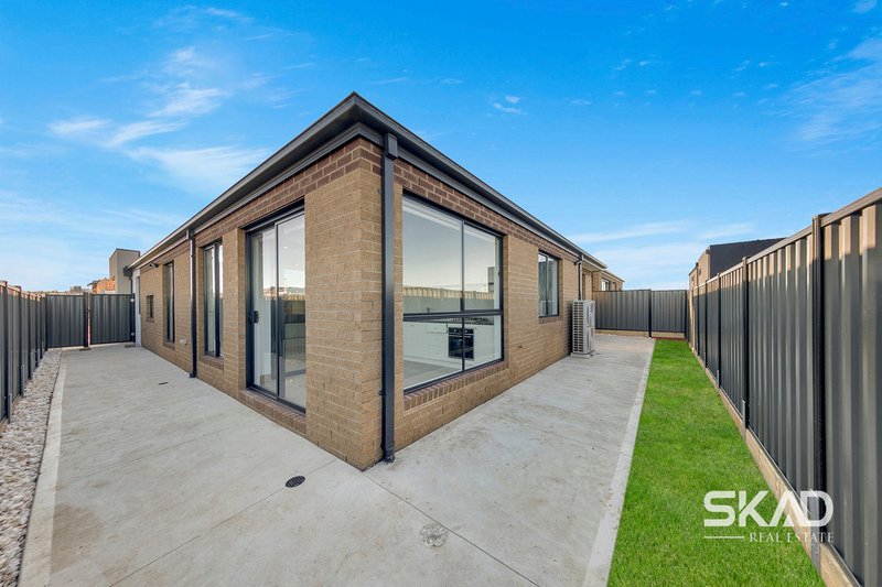 Photo - 7 Galileo Place, Greenvale VIC 3059 - Image 17