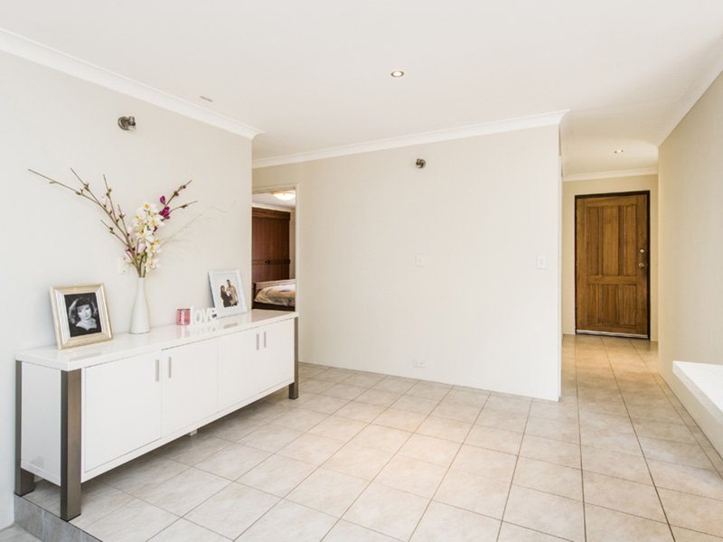 Photo - 7 Gamble Street, Warnbro WA 6169 - Image 10