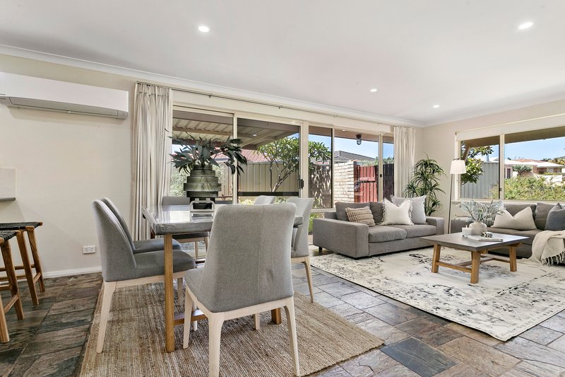 Photo - 7 Garbin Place, Lake Coogee WA 6166 - Image 3