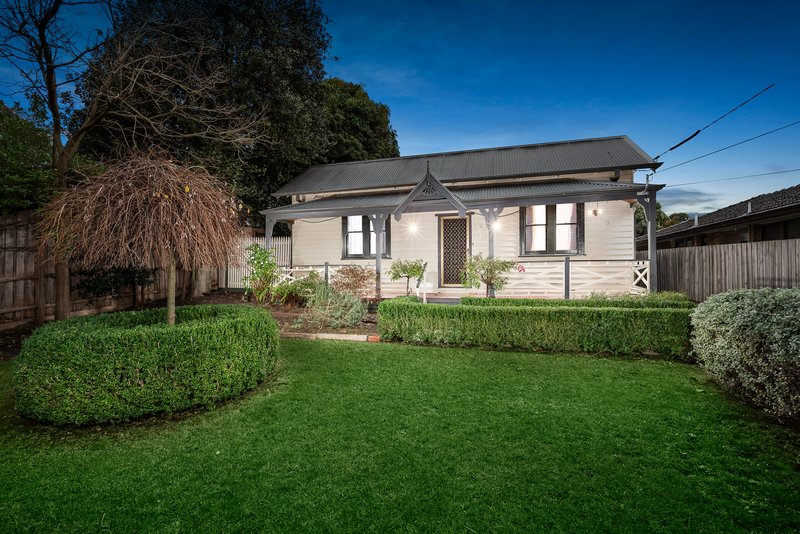 7 Garden Avenue, Mitcham VIC 3132