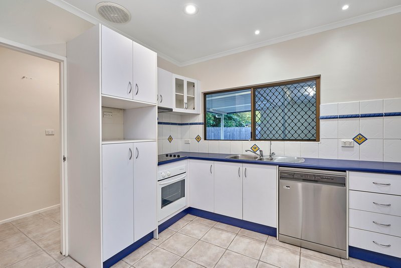 Photo - 7 Garland Close, Kanimbla QLD 4870 - Image 2