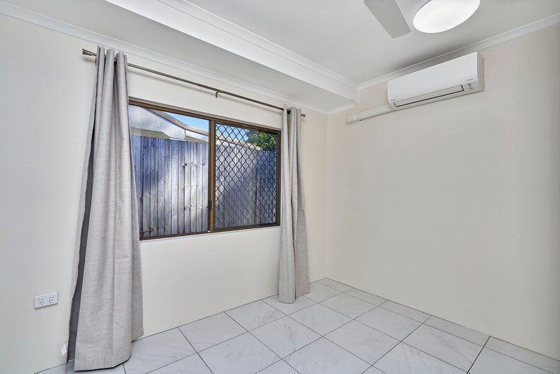 Photo - 7 Garland Close, Kanimbla QLD 4870 - Image 7