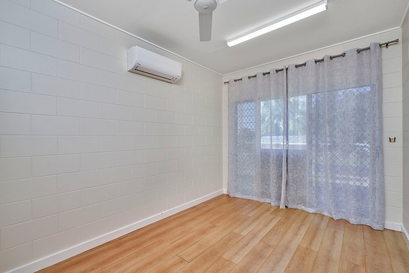 Photo - 7 Garland Close, Kanimbla QLD 4870 - Image 13