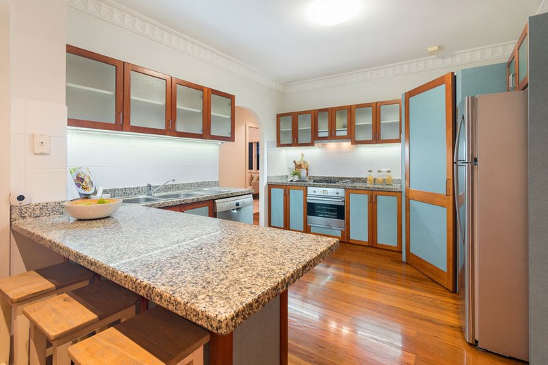 Photo - 7 Geelong Avenue, Holland Park QLD 4121 - Image 7