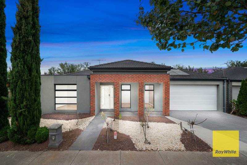 Photo - 7 Genesis Place, Tarneit VIC 3029 - Image 2