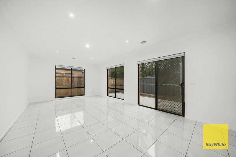 Photo - 7 Genesis Place, Tarneit VIC 3029 - Image 10