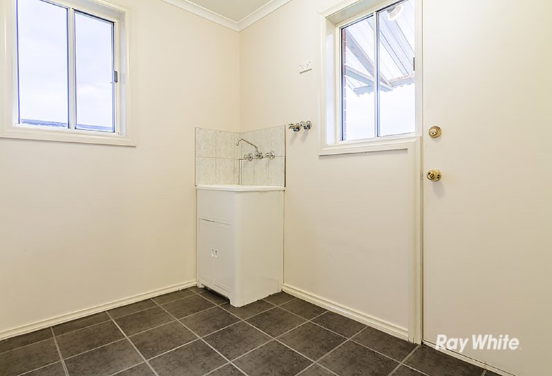 Photo - 7 Genoa Way, Cranbourne West VIC 3977 - Image 12