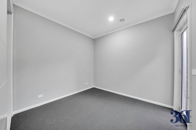 Photo - 7 Genovesa Drive, Truganina VIC 3029 - Image 4