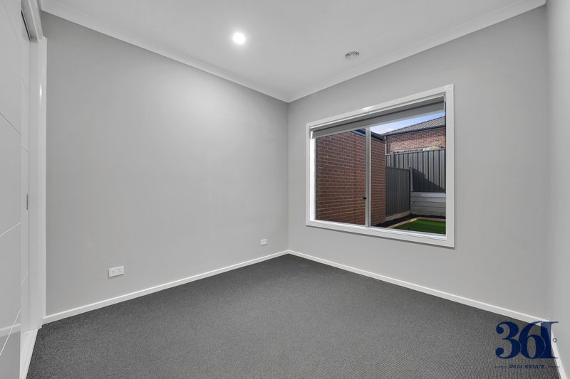 Photo - 7 Genovesa Drive, Truganina VIC 3029 - Image 5