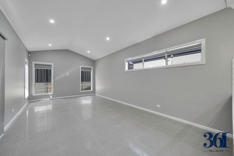 Photo - 7 Genovesa Drive, Truganina VIC 3029 - Image 6