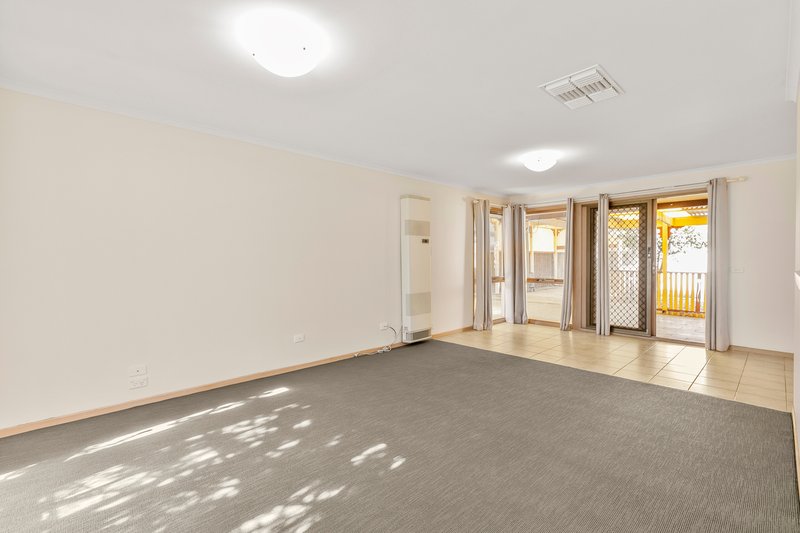 Photo - 7 George Greeves Place, Hoppers Crossing VIC 3029 - Image 5