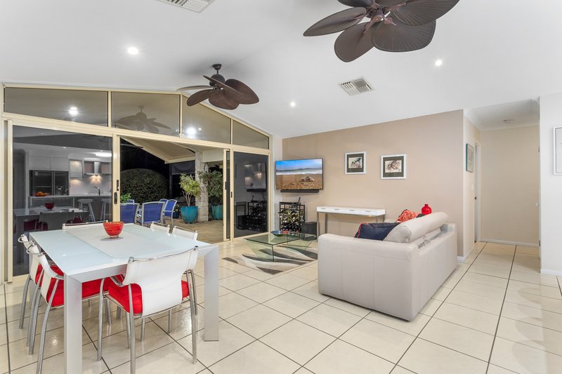 Photo - 7 Gladstone Court, Deception Bay QLD 4508 - Image 7