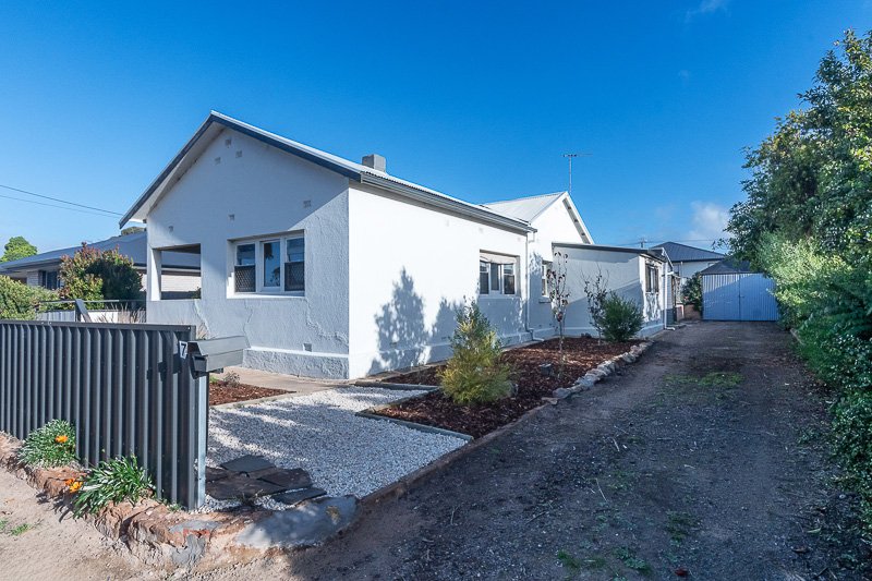 Photo - 7 Gladstone Street, Murray Bridge SA 5253 - Image 1