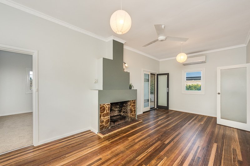 Photo - 7 Gladstone Street, Murray Bridge SA 5253 - Image 2