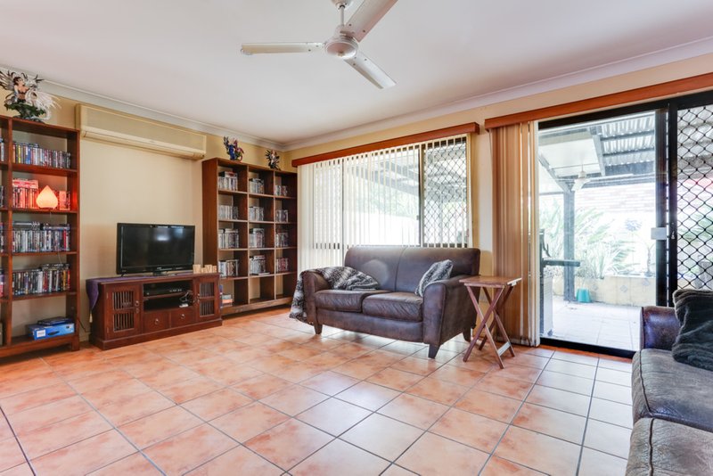 Photo - 7 Glasshouse Crescent, Forest Lake QLD 4078 - Image 2