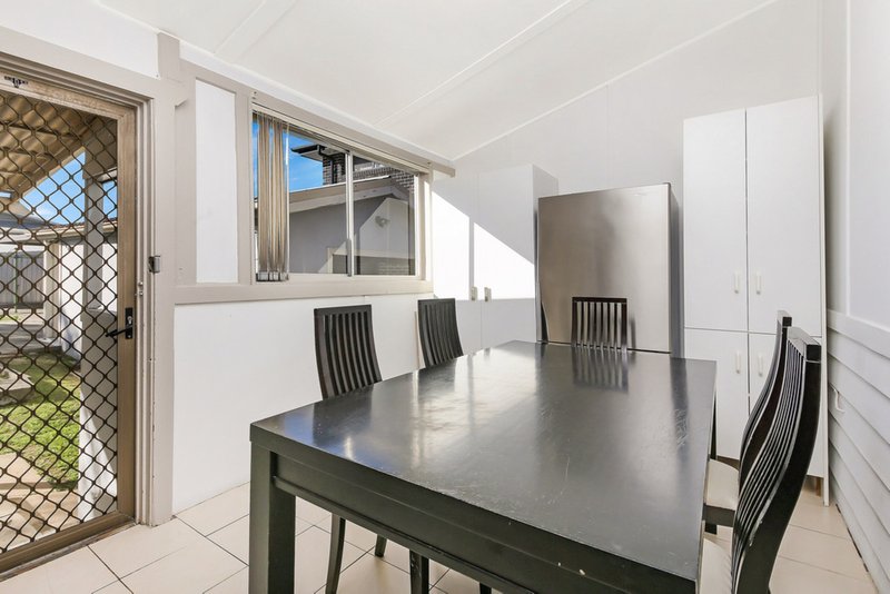 Photo - 7 Glassop Street, Yagoona NSW 2199 - Image 5