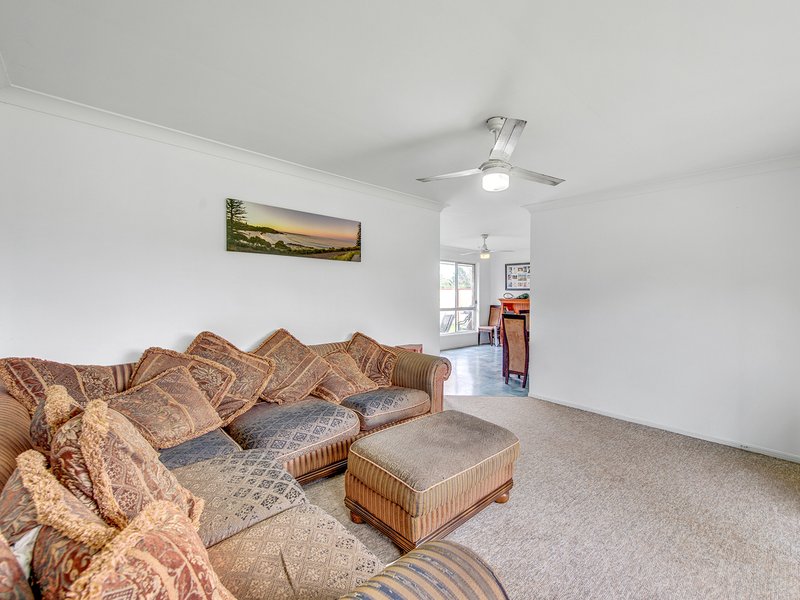 Photo - 7 Gleditsia Close, Regents Park QLD 4118 - Image 5