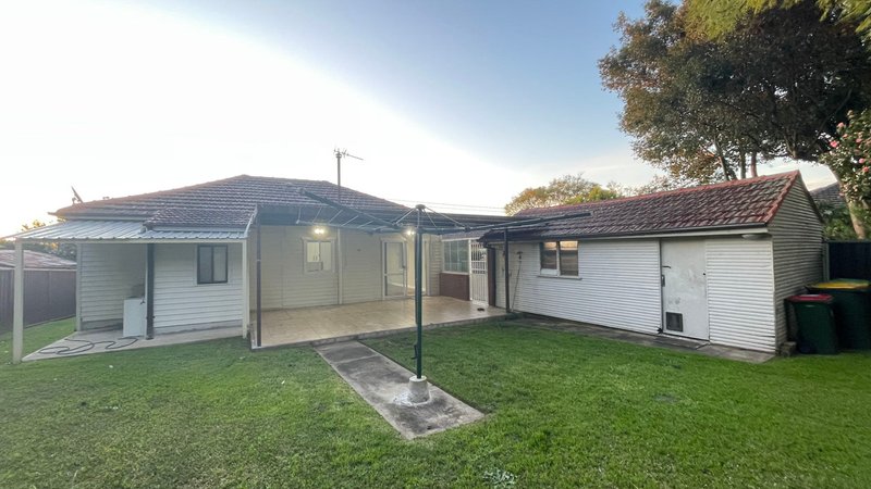 Photo - 7 Glenavon Avenue, Beverly Hills NSW 2209 - Image 11