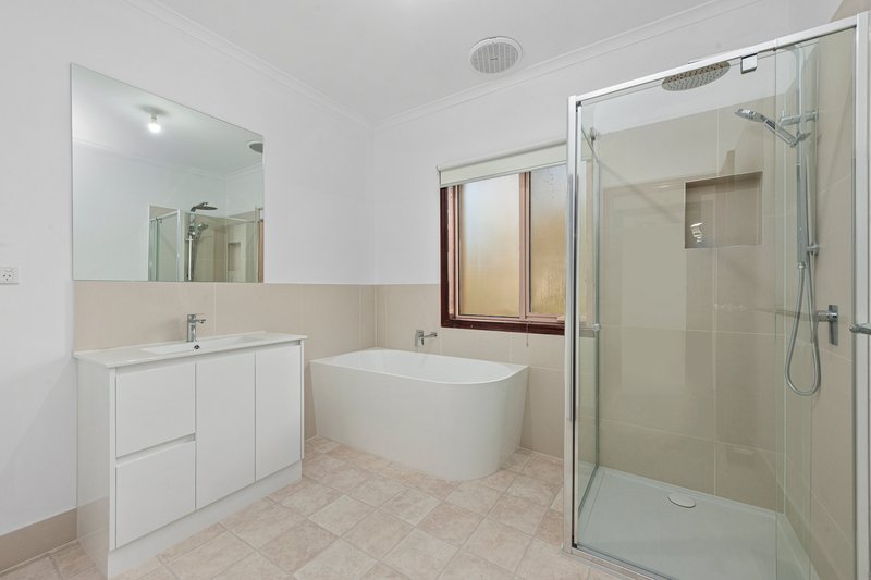 Photo - 7 Gleno Court, Cardigan VIC 3352 - Image 10