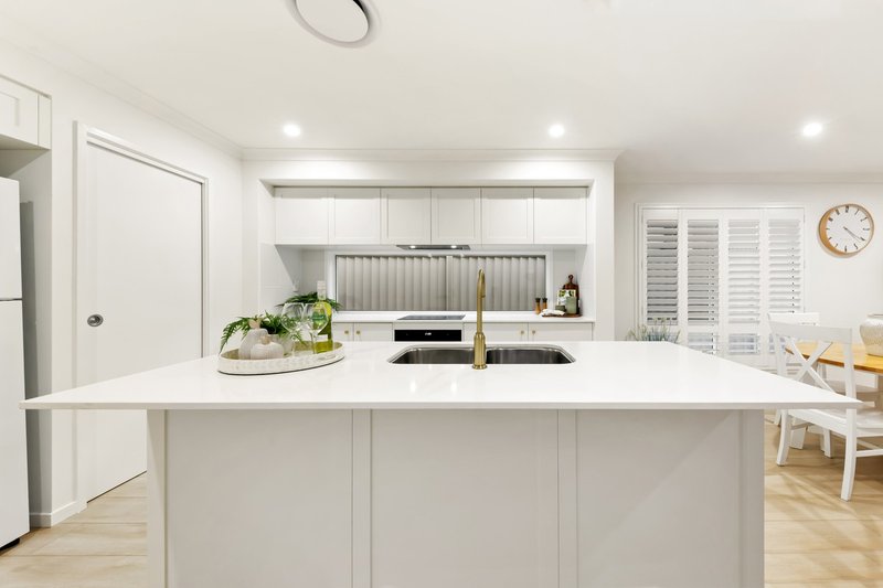 Photo - 7 Glenthorne Street, Redland Bay QLD 4165 - Image 1