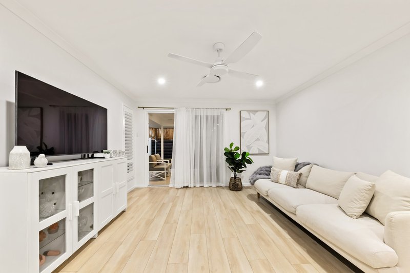 Photo - 7 Glenthorne Street, Redland Bay QLD 4165 - Image 3