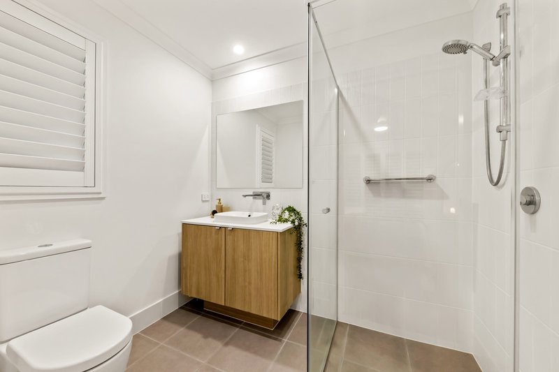 Photo - 7 Glenthorne Street, Redland Bay QLD 4165 - Image 11
