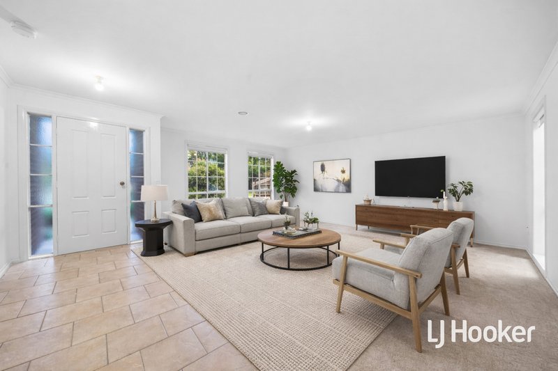 Photo - 7 Glenwood Close, Hoppers Crossing VIC 3029 - Image 2