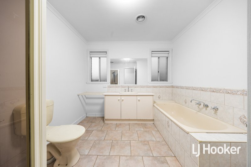 Photo - 7 Glenwood Close, Hoppers Crossing VIC 3029 - Image 12